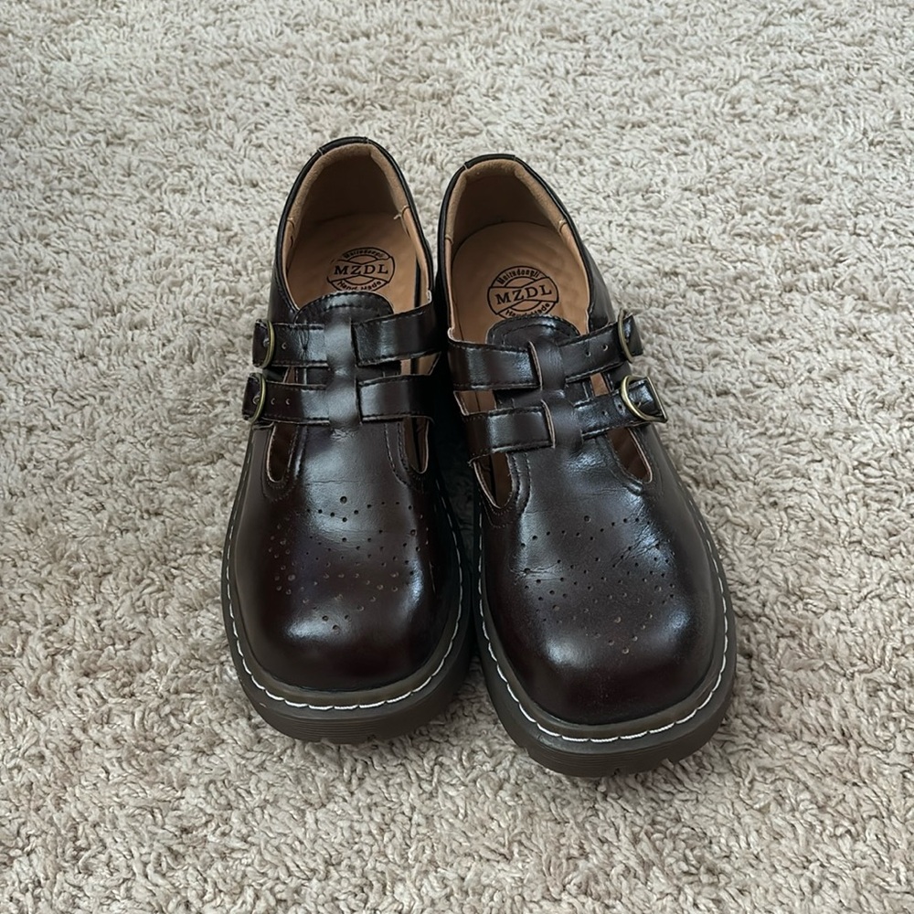 Retro Brown Mary Jane Shoes Size 8.5